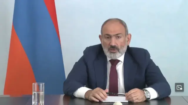 Nikol Paşinyan sosial şəbəkədən online müraciət edib