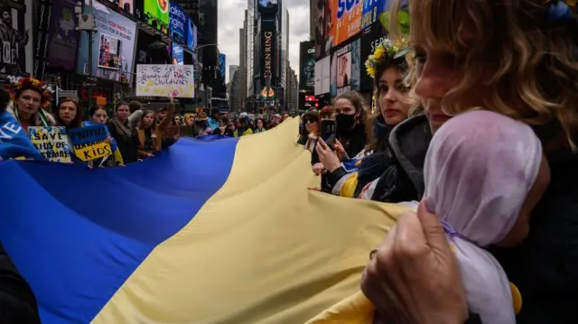 Марш на підтримку України у Нью-Йорку в 2022 році