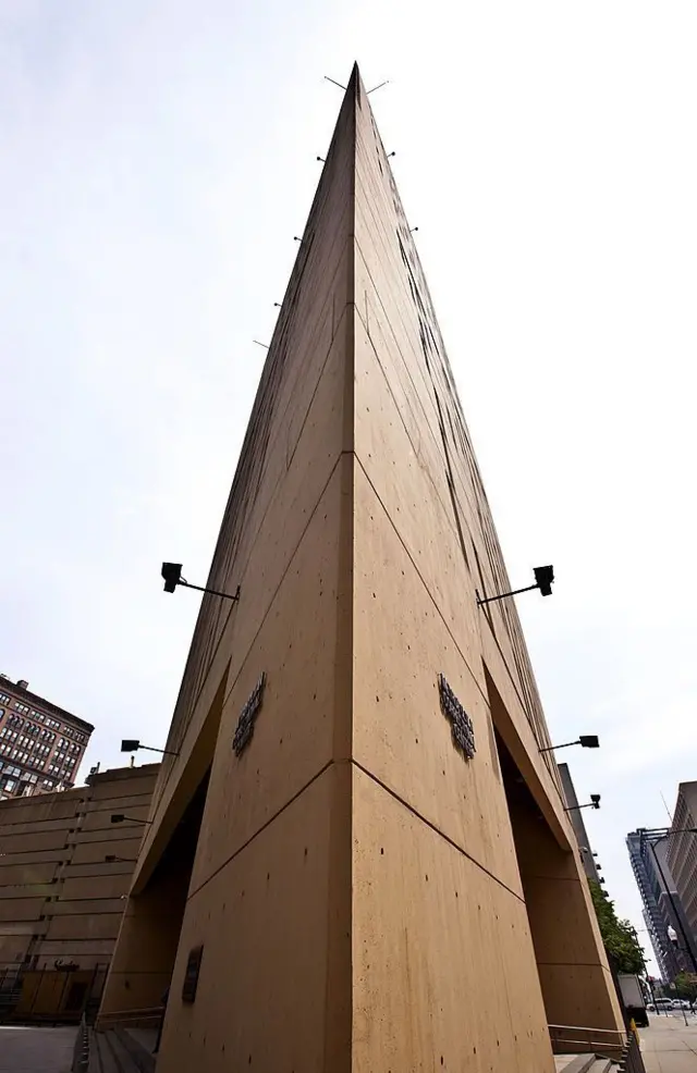 ਸਕਾਈਸਕ੍ਰੈਪਰ ਜੇਲ੍ਹ