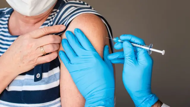 कोरोना लस