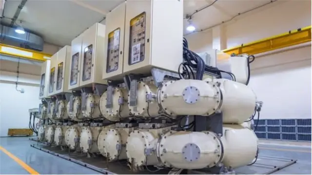 ఎస్‌ఎఫ్6 వాడిన గ్యాస్ ఇన్సులేటర్లు