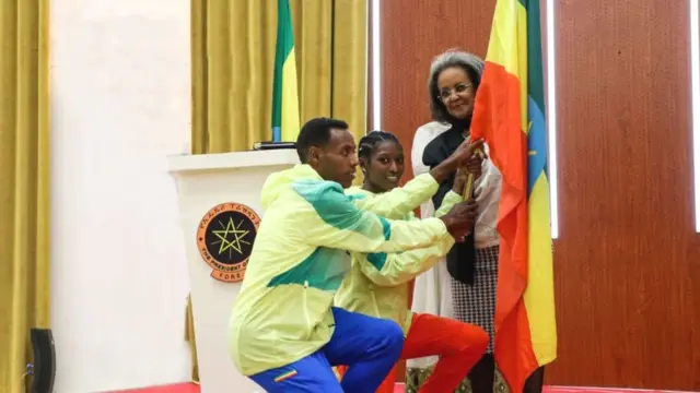 Akkuma yeroo Olompikii taasifamu Pirezidantiin Itoophiyaa atileetota irbaata affeeruun akka mirgaan galan alaabaa biyyaa kabajaan itti kennaniiru