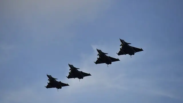 'ரஃபால் விலை விவரம் உச்சநீதிமன்றத்தில் சமர்ப்பிப்பு'