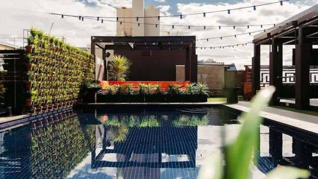 Piscina del Park Hotel en Melbourne