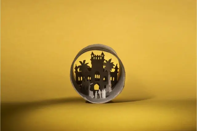 رسوم فنية للاحتفاء باليوم العالمي للمرحاض