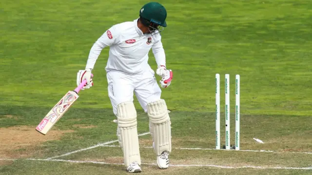 টেস্টে ১৯ বছর পার করেও এখনো এই ফরম্যাটে প্রতিষ্ঠিত হতে পারেনি বাংলাদেশ