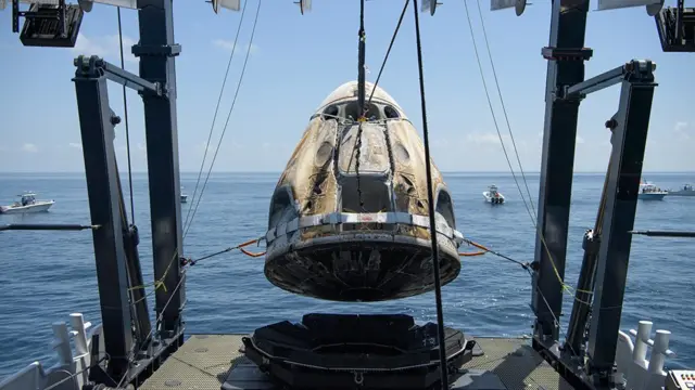 Nasa SpaceX crew dragon splashdown video: Dragon capsule