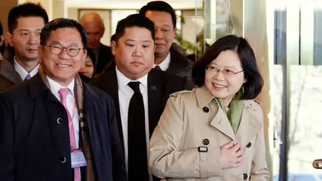 蔡英文与随行团队抵达休斯敦下榻饭店。