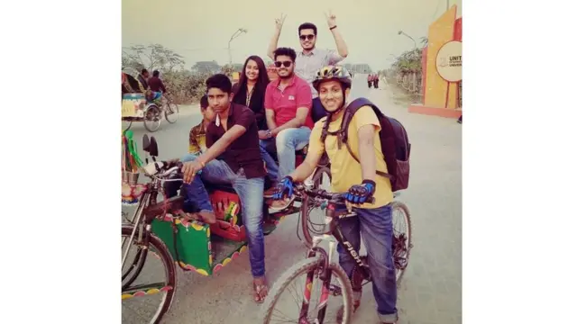 গণপরিবহন বা নিজের কোনও বাহন