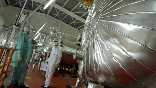 تاسیسات اتمی ایران