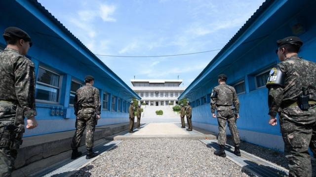 سيلتقي الرئيسان في المجمع العسكري قرية بانمونجوم الحدودية بكوريا الجنوبية