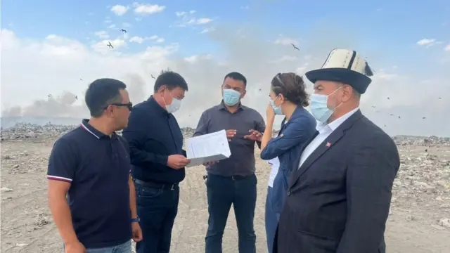 "Элдик" депутаттык тобу таштанды полигонунда бир нече жолу көчмө жыйын өткөрдү