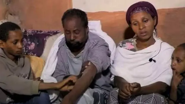 ኣቶ ዮናስ ጸጋይ ምስ ብዓልቲ ቤቱን ደቆምን