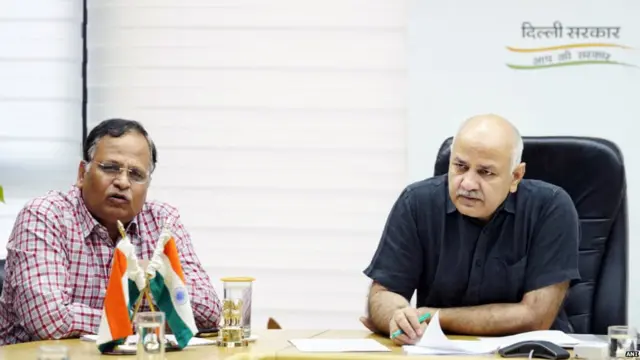 मनीष सिसोदिया के साथ सत्येंद्र जैन