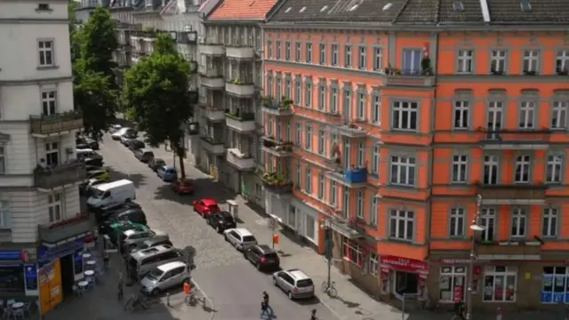 Iri barabara Wissmannstraße rryitezwe kwitwa Lucy-Lameck-Straße kuva mu ntango z'umwaka uza