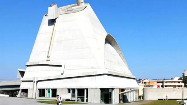 બિલ્ડિંગ