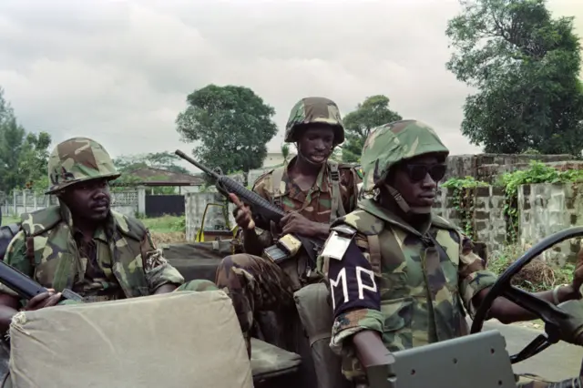 Dakarun Ecomog a kusa da Monrovia, babban birnin Liberia