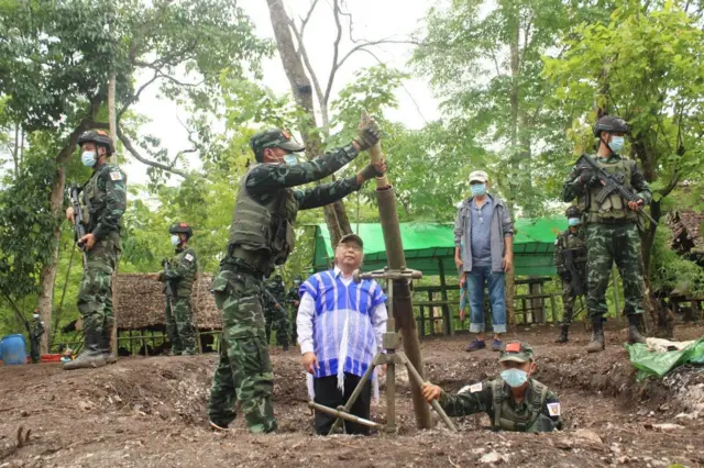 ရှေ့တန်းတစ်နေရာကို သွားရောက်ခဲ့တဲ့ NUG ဝန်ကြီးချုပ် မန်းဝင်းခိုင်သန်း