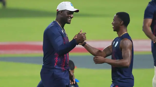 සැමී කොදෙව් කණ්ඩායමේ පුහුණුකරු ලෙස පත්වීමෙන් පසු , කලක් ක්රිකට් පිටියේ දුර්වල එමෙන්ම ශ්රේණිගත කිරීම් වල පසුගාමී තත්ත්වයකට පත්ව සිටි බටහිර ඉන්දීය කොදෙව් කණ්ඩායම නැවත ක්රිකට් පිටියේ දක්ෂ කණ්ඩායමක් බවට නැගී එන අයුරු දක්නට ලැබිණි.