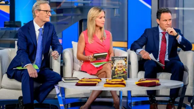 Os apresentadores do programa matinal Fox & Friends