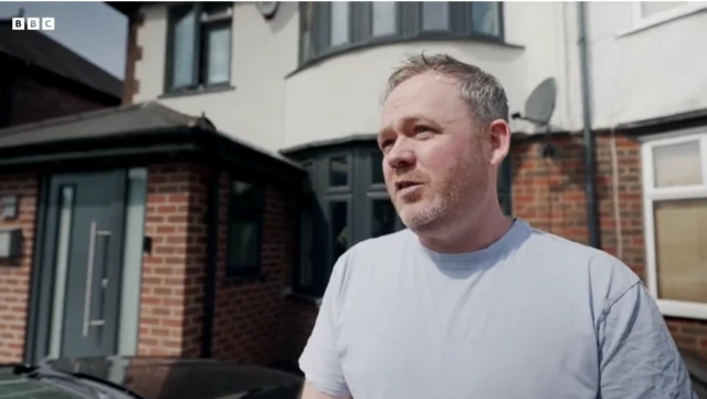 विमान अपघाताच्या बातमीनं डॉ. प्रतीक जोशी यांचे आधीचे शेजारी "अतिशय दु:खी" झाले