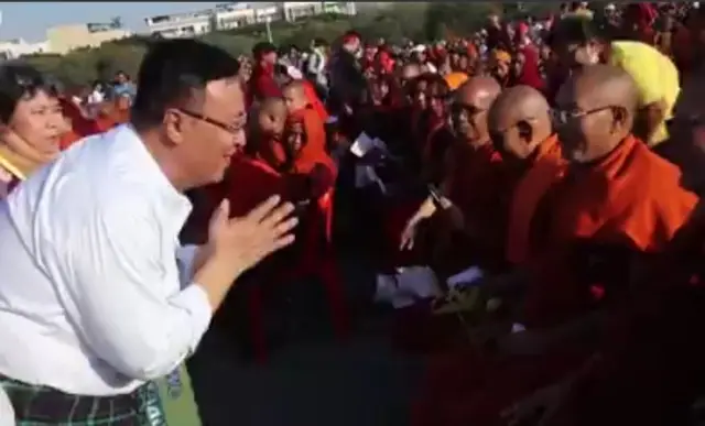 ဒေါက်တာ စိုးသန်းကို စစ်အာဏာသိမ်းပြီး နောက်ရက်တွေမှာ တိုင်းအစိုးရရုံးကနေ ဖမ်းခေါ်သွားခဲ့