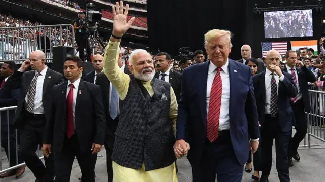 નરેન્દ્ર મોદી તથા ડોનાલ્ડ ટ્રમ્પની ફાઇલ તસવીર