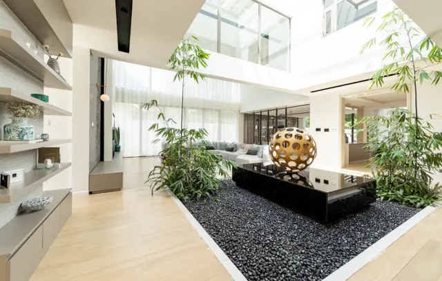 ትካል ከንኣን ካብ ዝሰርሖም ገዛውቲ