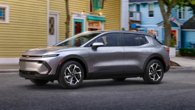 گفته می‌شود شاسی‌بلند بیوک از نظر فنی اشتراک زیادی با شورلت اکویناکس دارد