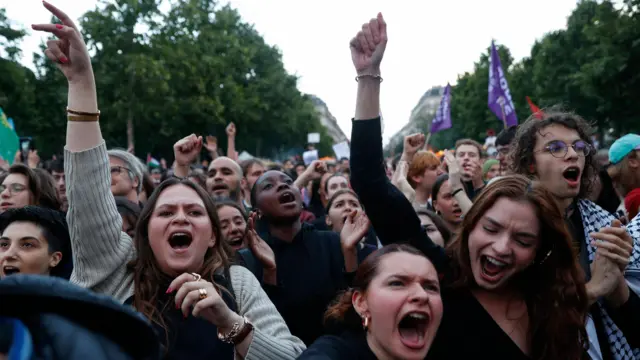 Franceses na Praça da República,freebet predictionParis, celebram anúnciofreebet predictionprojeçõesfreebet predictionbocafreebet predictionurna das eleições legislativas francesas