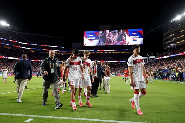 Türk milli futbolcular üzüntü yaşıyor