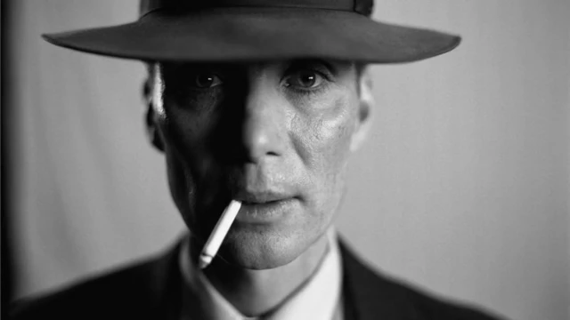 CillianMurphy qui joue le rôle de Robert Oppenheimer