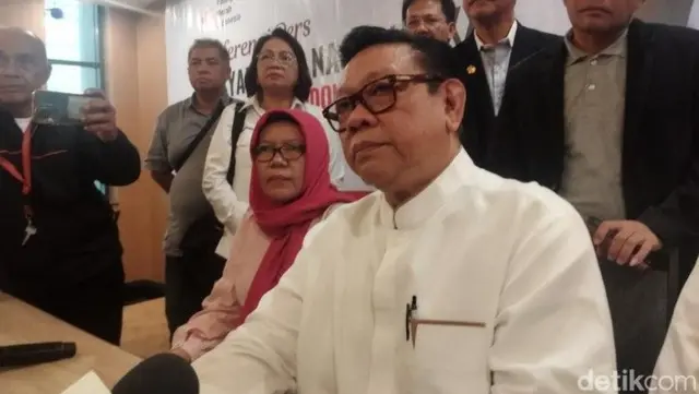 Agung Laksono mengeklaim telah mengantongi dukungan lebih dari 50% peserta munas.