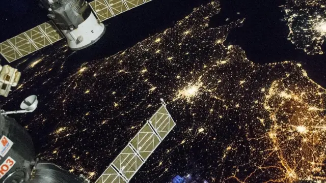 اتخذ رواد فضاء من محطة الفضاء الدولية موطنا لهم في الفضاء، وأطلوا منها على مشهد متميز للأرض