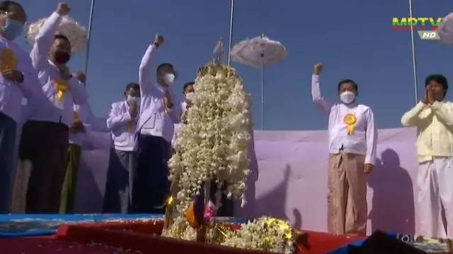 ဘုရားထီးတင်