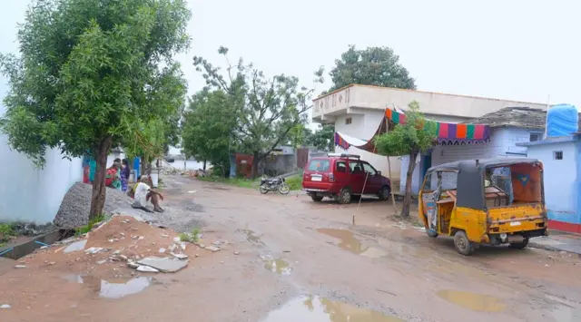 చేవెళ్ల బస్సు ప్రమాదం, ముగ్గురు అక్క చెల్లెళ్లు, తాండూరు