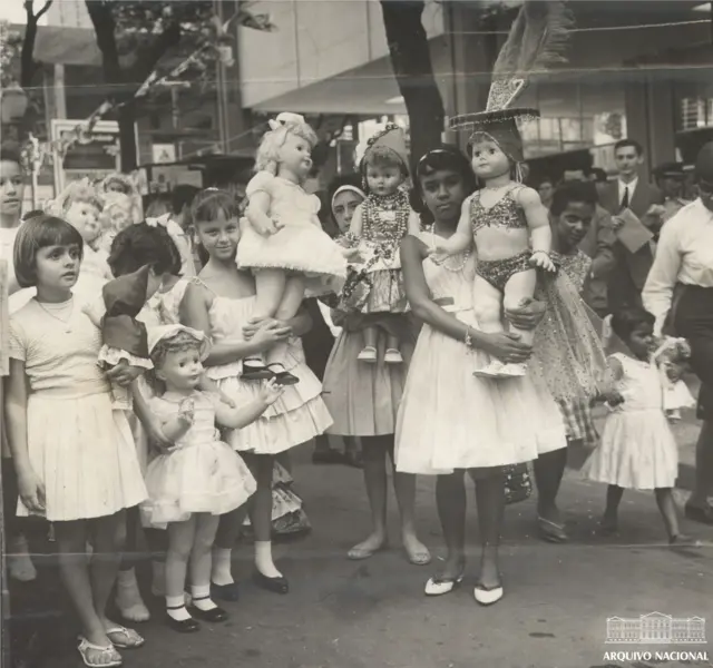 Desfilebonecas ocorrido no centro do Rio1962