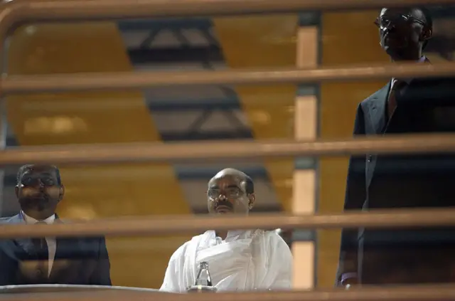 የቀድሞው ጠቅላይ ሚኒስትር መለስ ዜናዊ፣ ከቀድሞው የሱዳን ፕሬዝዳንት ኦማር አል-በሽር እና ከሩዋንዳው ፕሬዝዳንት ፖል ካጋሜ ጋር የኢትዮጵያ ሚሌኒየም ሲከበር 