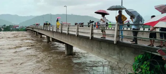 नारायणी नदी पुल