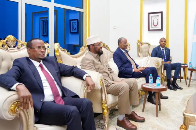 Qaar ka mid ah madaxda shirka ak qeyb galay