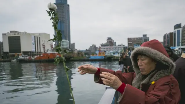 基隆港在3月8日举行仪式纪念死难者。当时国民政府军队将平民互相捆绑后射杀投入港中。