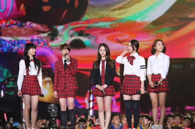 Группа F(x) на новогоднем концерте в Китае в 2013 году
