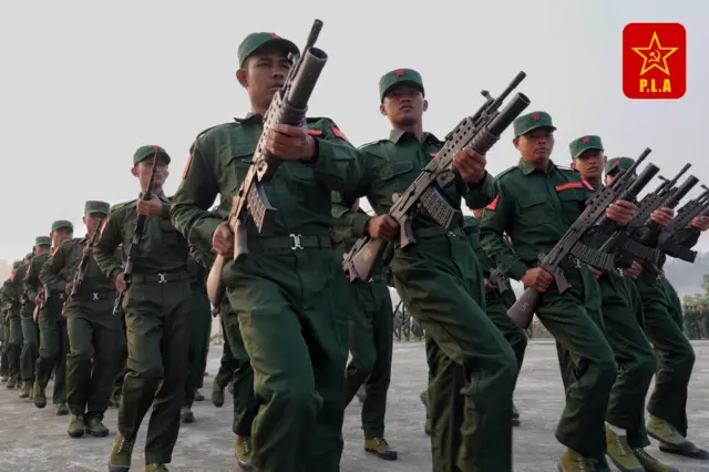 ပြည်သူ့လွတ်မြောက်ရေးတပ်မတော် PLA လေးနှစ်ပြည့်အခမ်းအနား စစ်ရေးပြ 