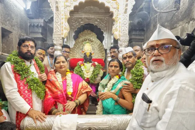 आषाढी एकादशी निमित्त मुख्यमंत्री एकनाथ शिंदे यांच्या हस्ते विठ्ठल रुक्मिणीची महापूजा संपन्न