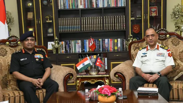 नेपाली सेनाका प्रधान सेनापतीको प्रभुराम शर्माले सन् २०२१ मा भारतीय सेनाको महारथीको सम्मान प्राप्त गरेका थिए