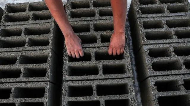 Bloques de cemento.