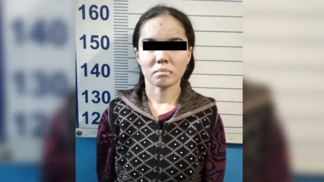 Эгиз кыздардын апасы 