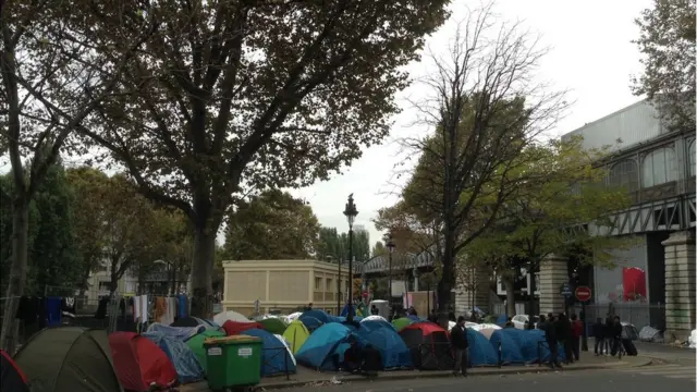 Acampamentos de refugiados em Paris