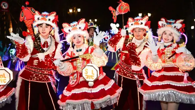 Parade for Suzhou Amusement Land Forest World