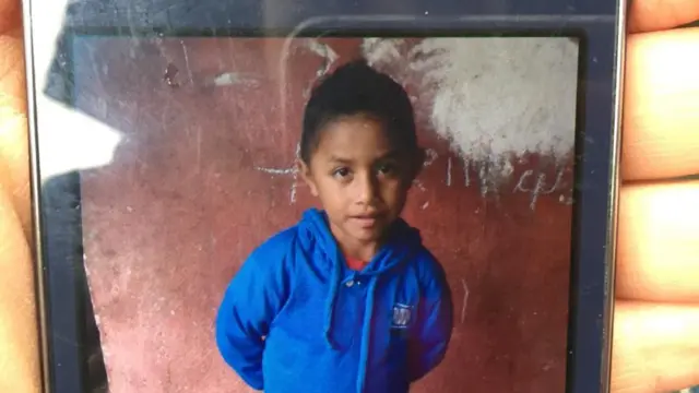 Imagen de Felipe en el celular de su madre